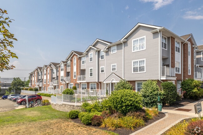 Building Photo - Liberty Terrace