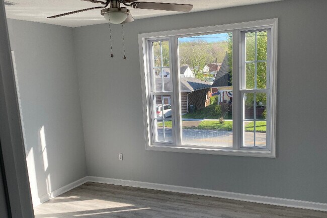 Bedroom 2 - 1014 6th Ave