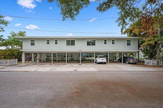 Building Photo - 308 Ohio Pl