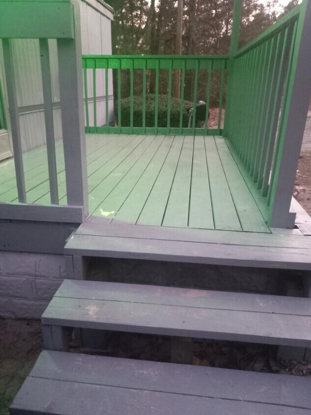 Foto del edificio - 455 Lakeview Ln