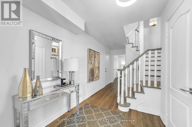 Building Photo - 255 Shaftsbury Ave