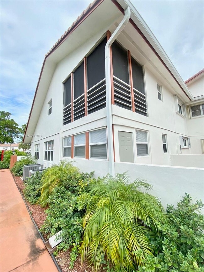 Building Photo - 3200 Coral Springs Dr