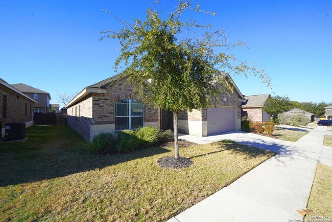 Foto del edificio - 1323 Kingbird Ct