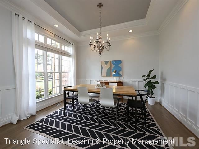 Foto del edificio - 6004 Crescent Knoll Dr