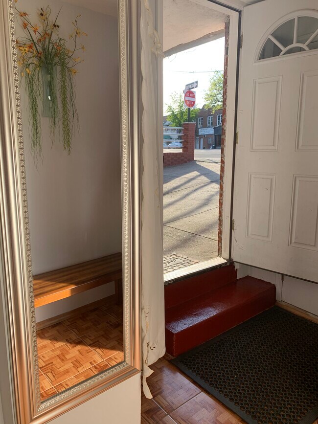 Building Photo - 2328 Jerome Ave