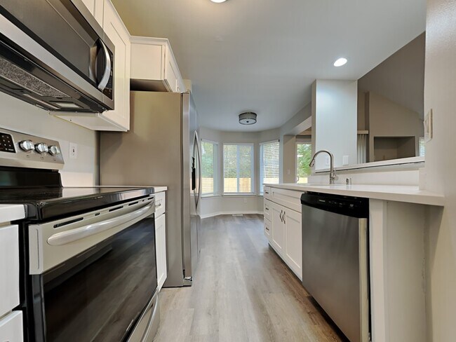 Foto del edificio - 5485 Trosper Lake St SW