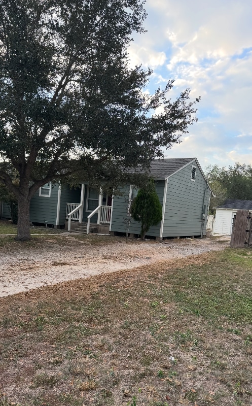 Building Photo - 5769 Hampshire Rd