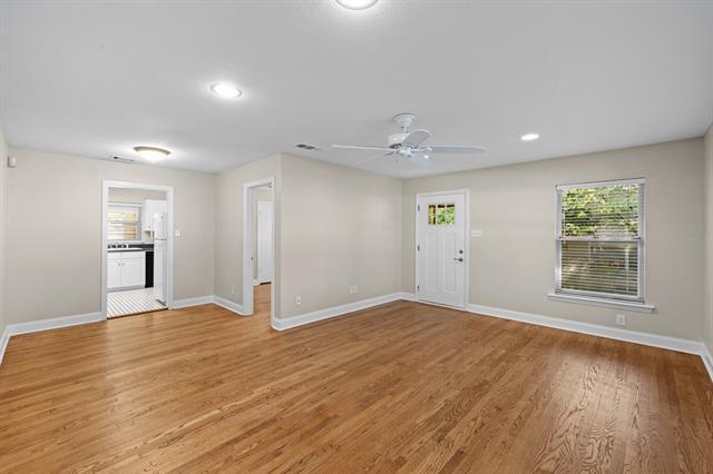 Foto del edificio - 6317 Ravendale Ln
