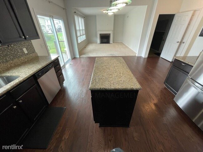 Building Photo - 4 br, 2.5 bath House - 27041 Maxwell Ct