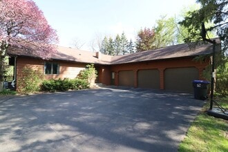 Building Photo - 5081 Valley Heights Rd