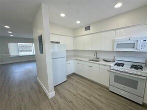 Building Photo - 8125 Hawthorne Ave