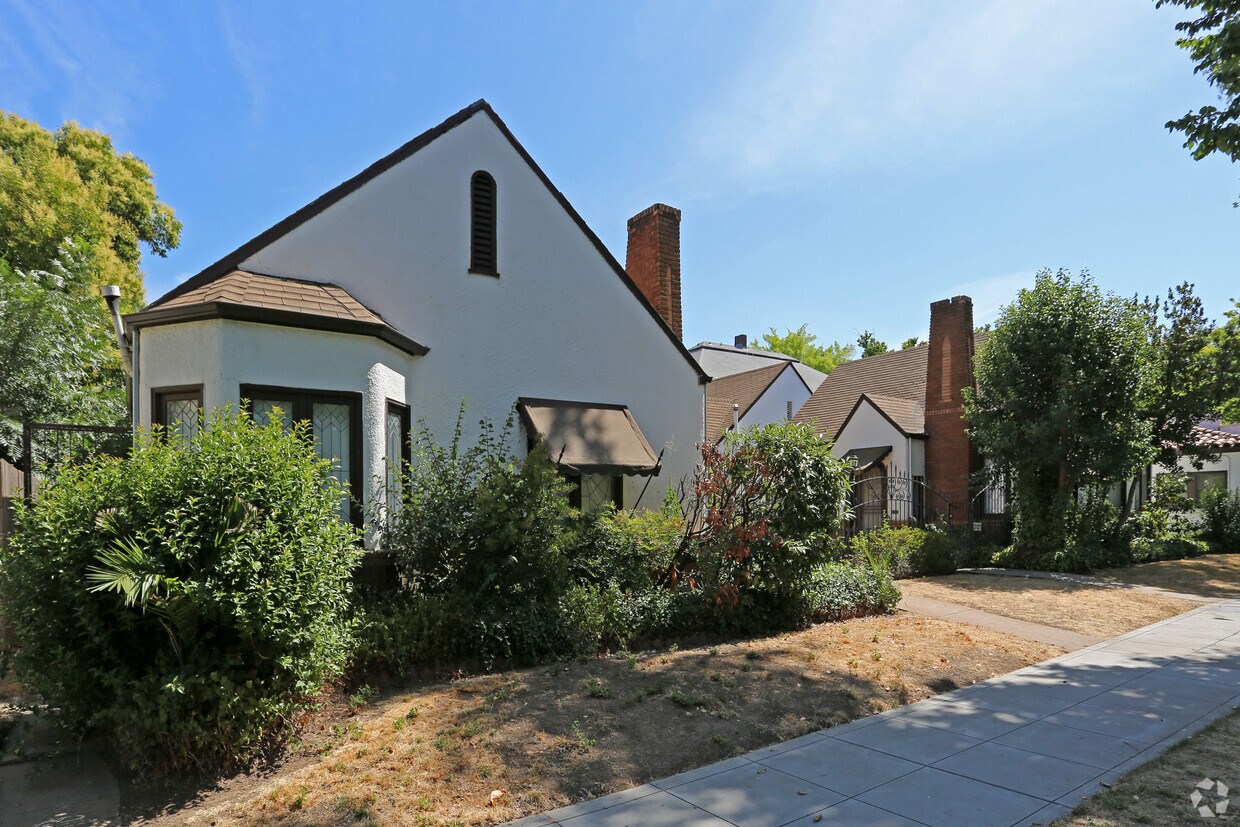Building Photo - 2117 O St