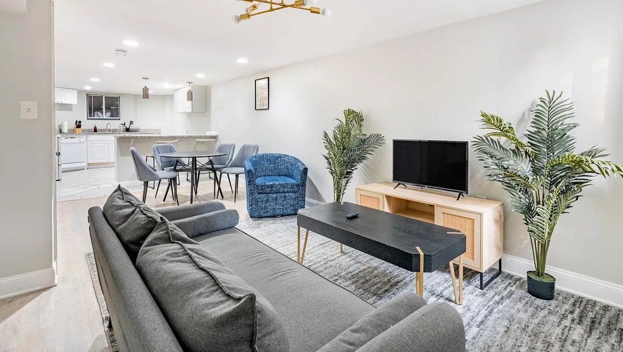Open concept family room - 4322 14th St NW (Washington, DC)