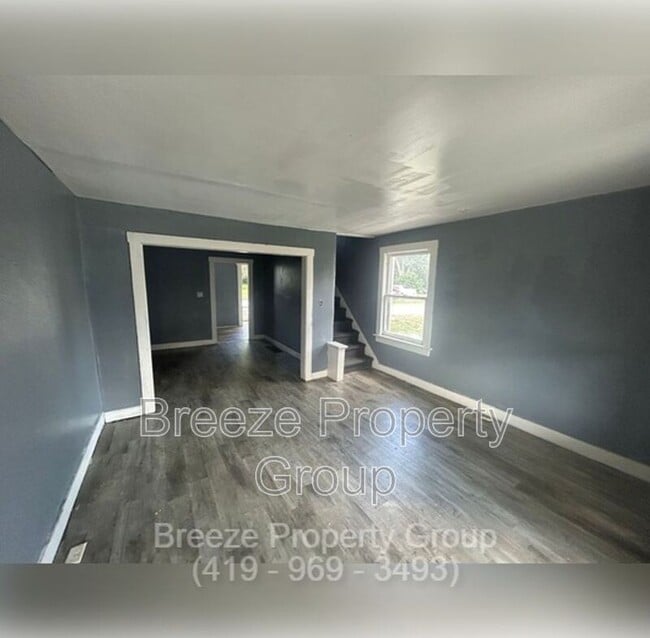 Building Photo - 523 E Vine St