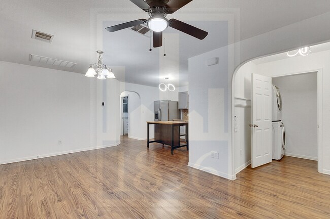 Foto del edificio - 4622 Credo Lane