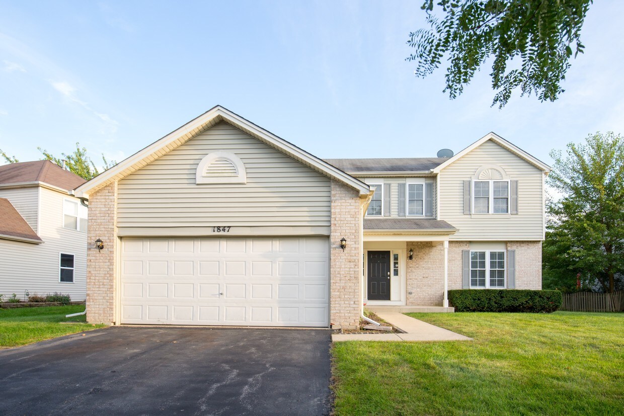 1847 Pebblestone Dr, Romeoville, IL 60446 House Rental in Romeoville, IL