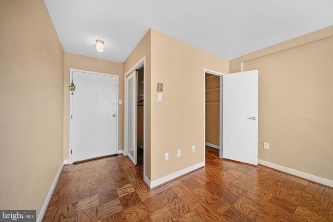 Foto del edificio - 6641 Wakefield Dr