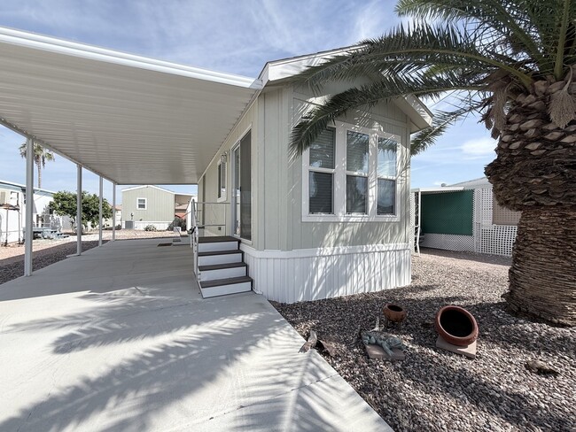 Building Photo - 925 N Plaza Dr