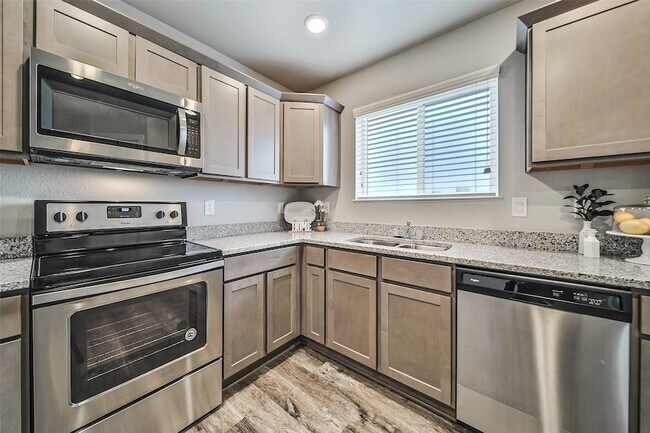 Foto del edificio - 12603 Telge Rd