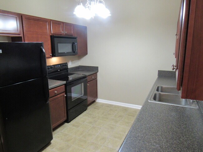 Foto del edificio - 2 bed, 2 bath, 2 car garage ranch style home in N. Knoxville
