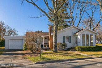 Building Photo - 717 Harmony Rd