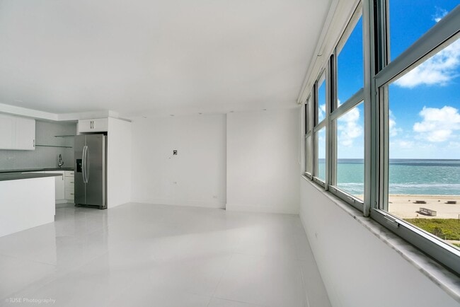 Building Photo - 6039 Collins Ave