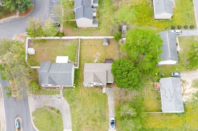 Building Photo - 306 Perrymont Rd