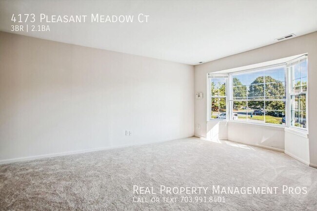 Foto del edificio - Qualify For a Zero Deposit/Deck Backs to T...