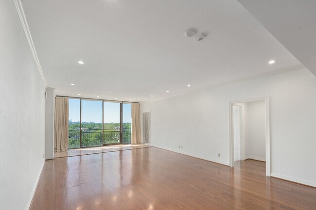Foto del edificio - 6335 W Northwest Hwy