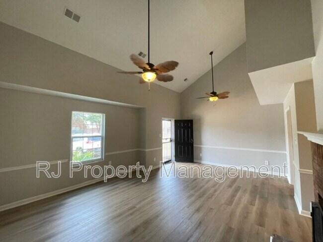 Foto del edificio - 6913 Snyder Rd