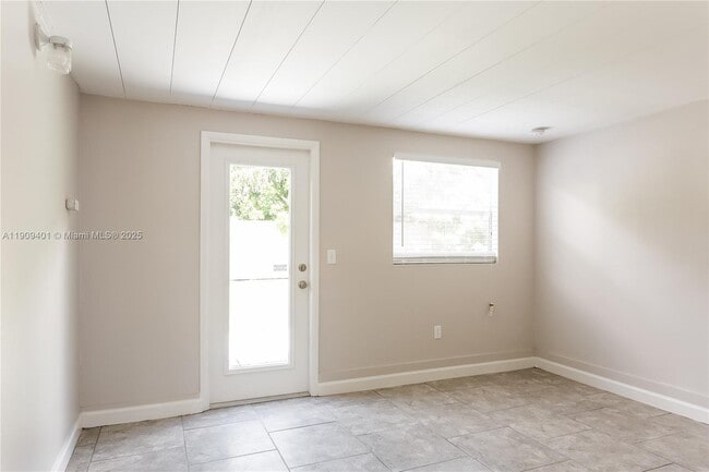 Building Photo - 25 Robalo Ct