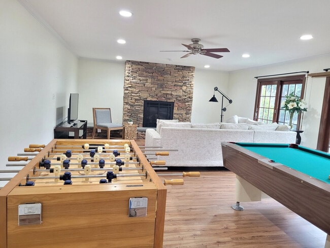 Building Photo - 8403 Woodford Ct