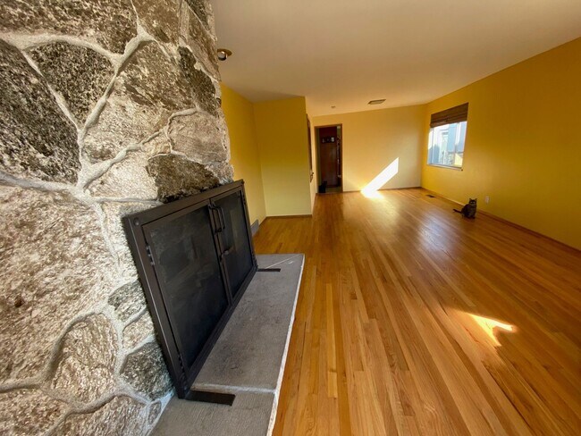 Foto del edificio - Gorgeous Mid Century Modern 3 bed, 1.5 bat...