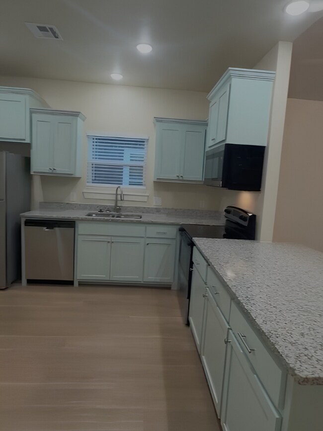 Building Photo - Beautiful, Pet-Friendly 2-Bedroom, 2-Bath Home in Perry!