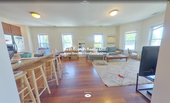 Building Photo - 156 School St