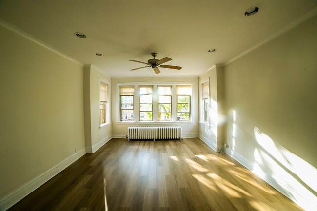 Building Photo - 3733 N Christiana Ave