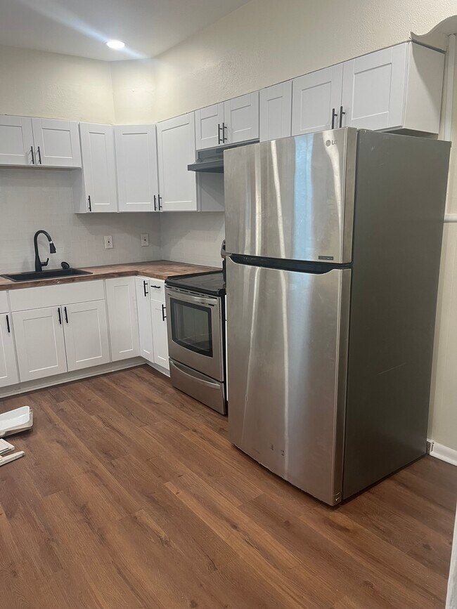 Cocina nueva - 1131 W Court St