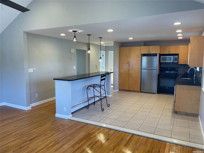 Foto del edificio - 27-14 166th St