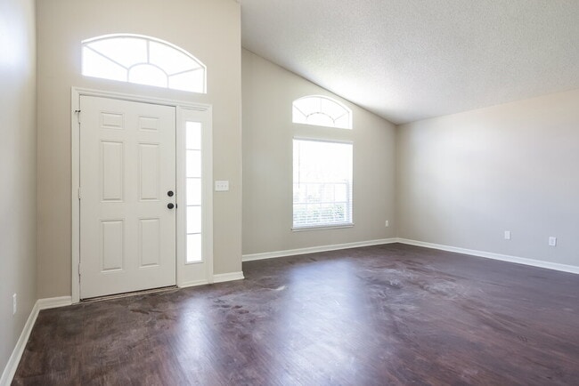 Building Photo - 4240 Forest Island Dr