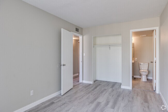 2HAB, 2BA - 850 ft² - Avante Pointe