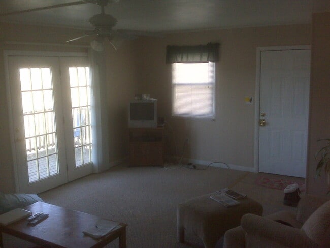 Building Photo - 349 Gilmore St