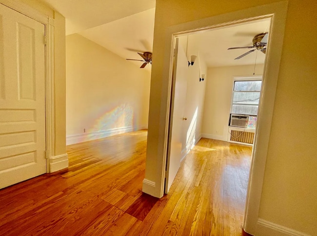 22 W 68th St