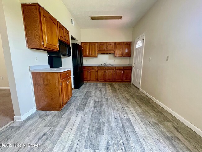 Building Photo - 508 Country Club Dr
