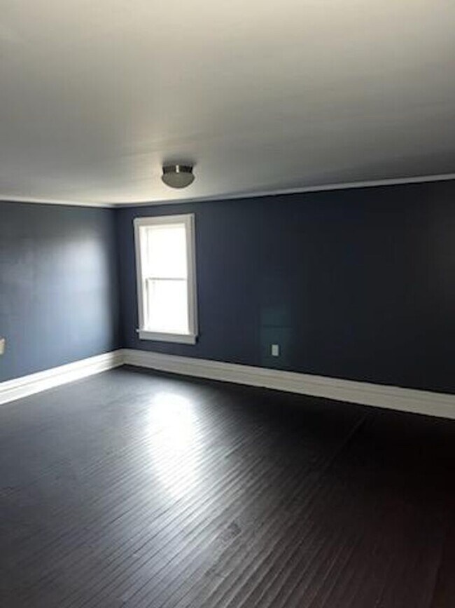 Foto del edificio - 3 bedroom 1 bath home - fully renovated!