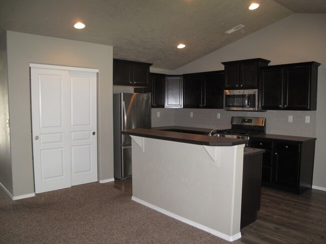 Foto del edificio - VILLAGE AT COLD SPRINGS