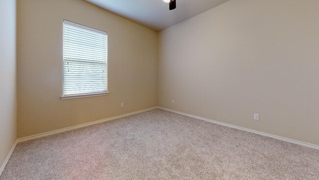 Building Photo - 1 room available in 4 Bed, 4 Bath Barracks...