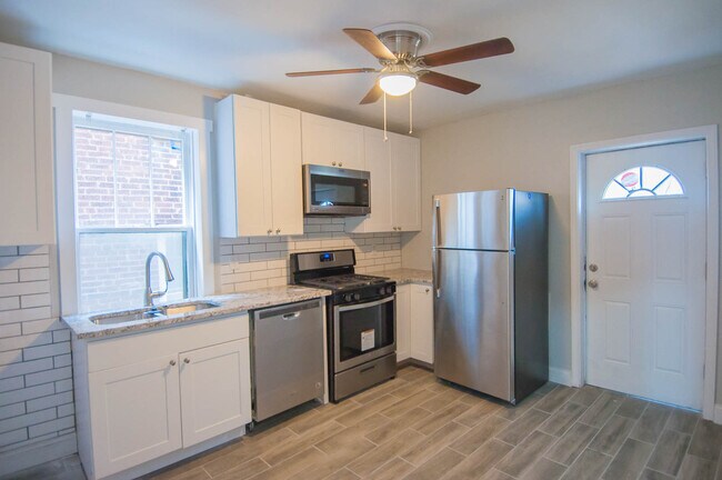 New Kitchen with Granite and Stainless Appliances - 3911 Miami St