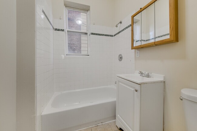 Building Photo - 2511 W Le Moyne St