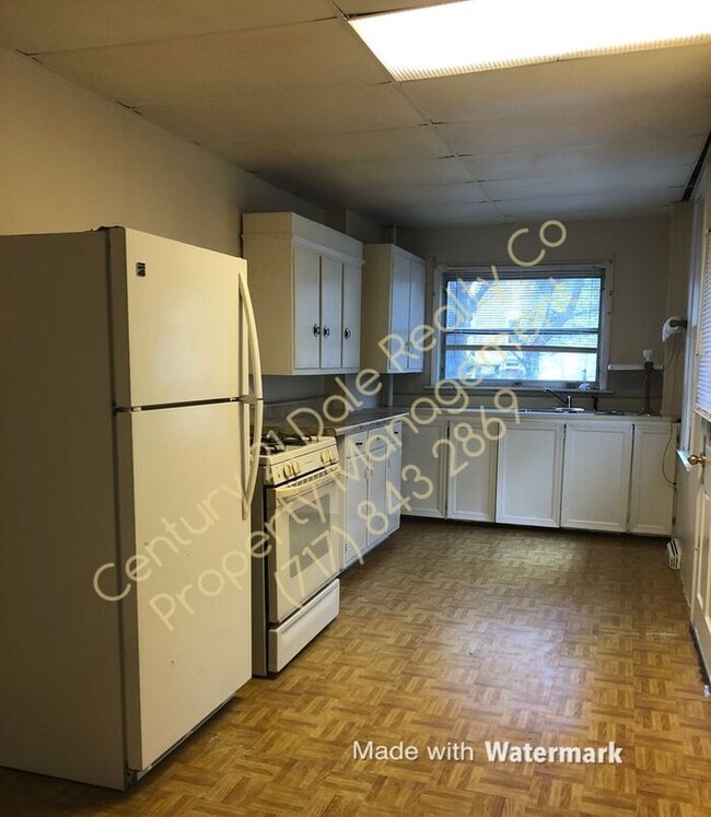 Building Photo - First Floor 1 BR