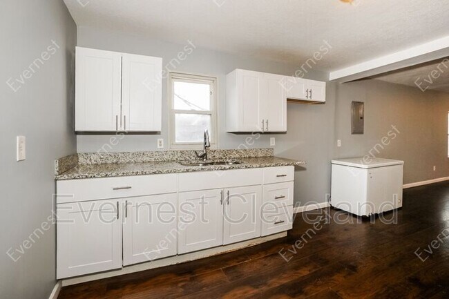 Building Photo - 1456 W 85th St